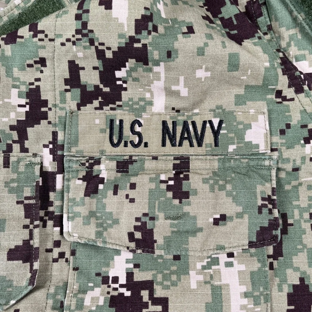 US Navy NWU Type III Jacket Mens 32 Short Green Camouflage Flap Pockets Gorpcore
